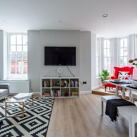 2 Bedroom Apartments With Sofa Bed In Southend Exterior photo