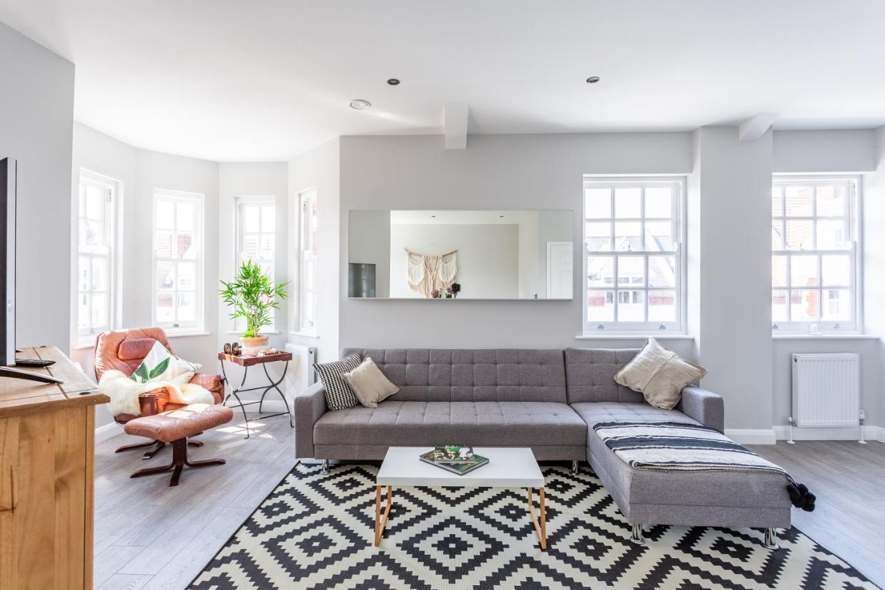 2 Bedroom Apartments With Sofa Bed In Southend Exterior photo