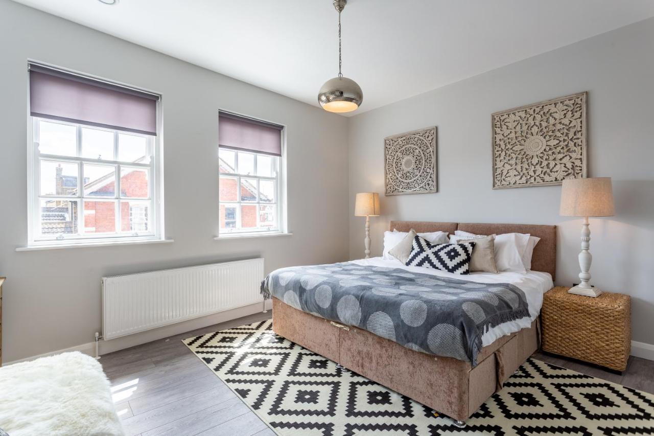 2 Bedroom Apartments With Sofa Bed In Southend Exterior photo