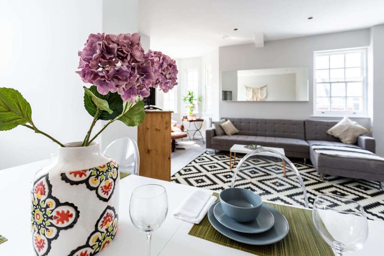 2 Bedroom Apartments With Sofa Bed In Southend Exterior photo
