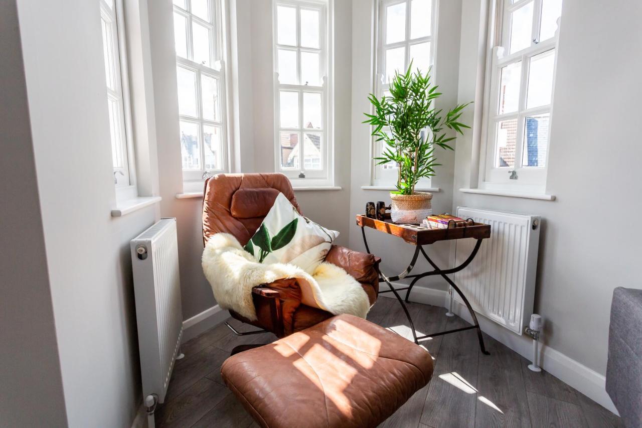 2 Bedroom Apartments With Sofa Bed In Southend Exterior photo