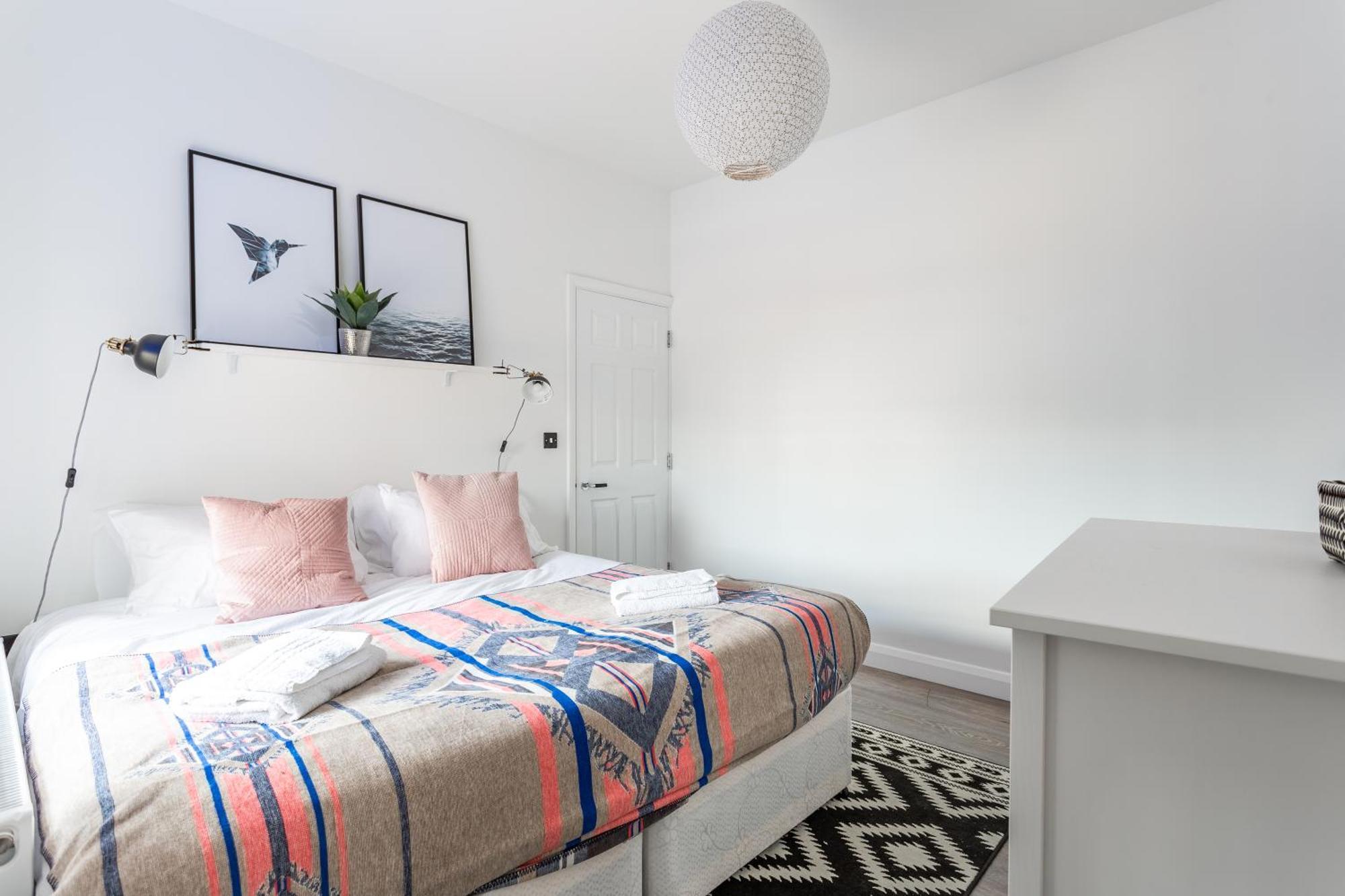 2 Bedroom Apartments With Sofa Bed In Southend Exterior photo