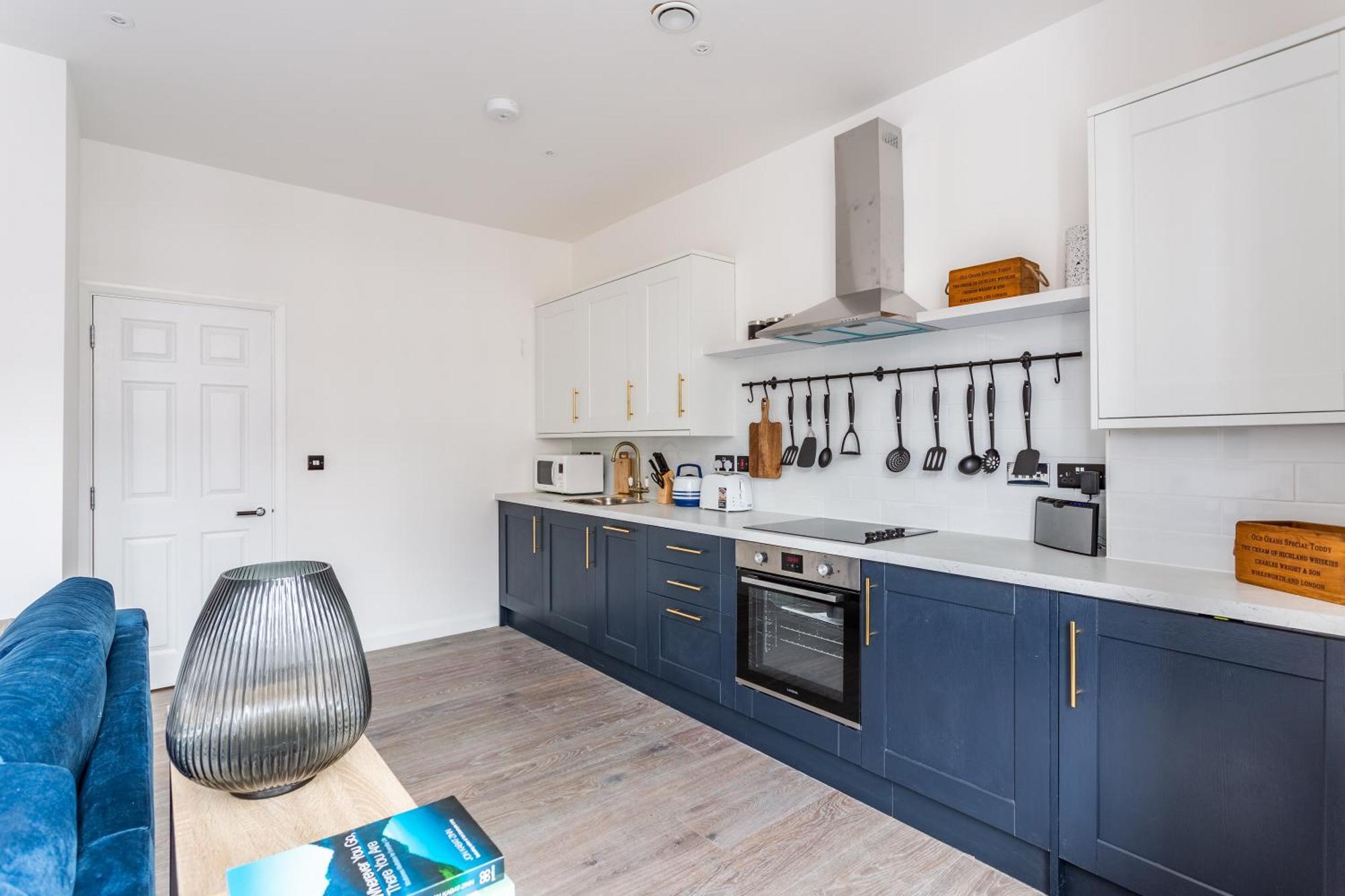 2 Bedroom Apartments With Sofa Bed In Southend Exterior photo